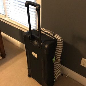 Dakine rolling bag